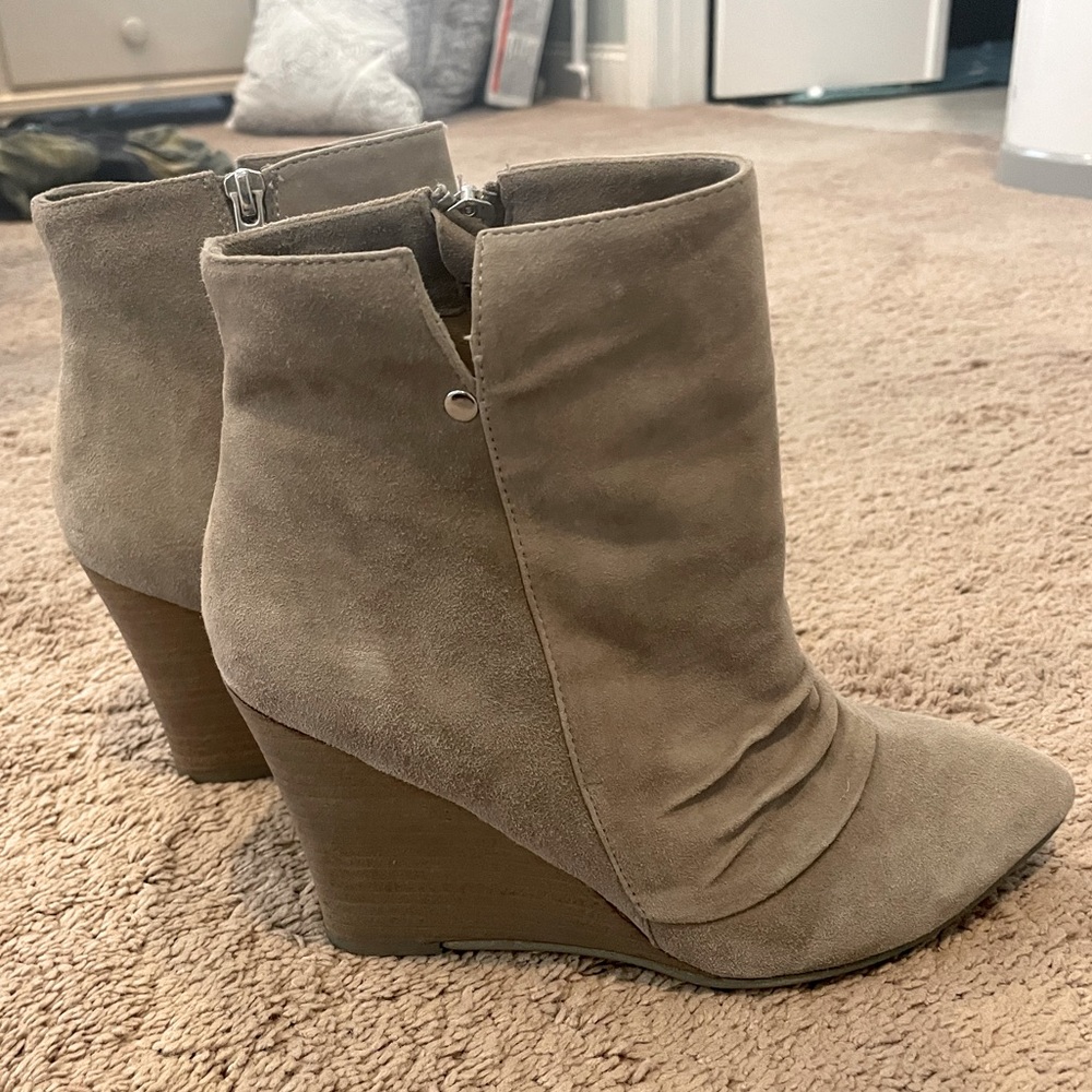 Kristin Cavallari for Chinese Laundry Suede Booties - Sz 9